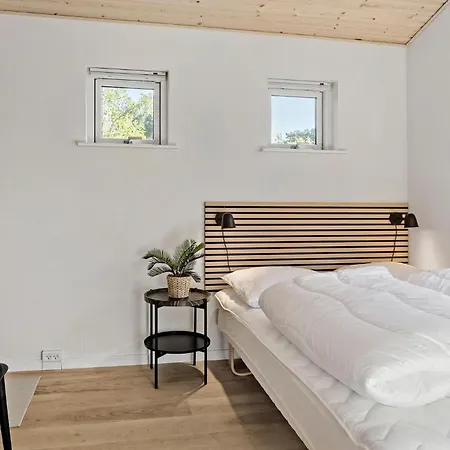 Dom wakacyjny Gorgeous In Vaeggerlose With Sauna