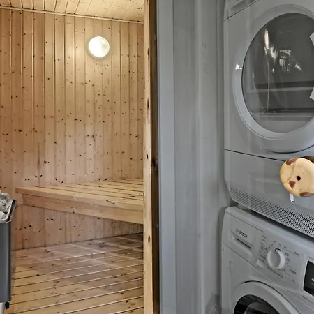 Gorgeous In Vaeggerlose With Sauna Dom wakacyjny Bøtø By